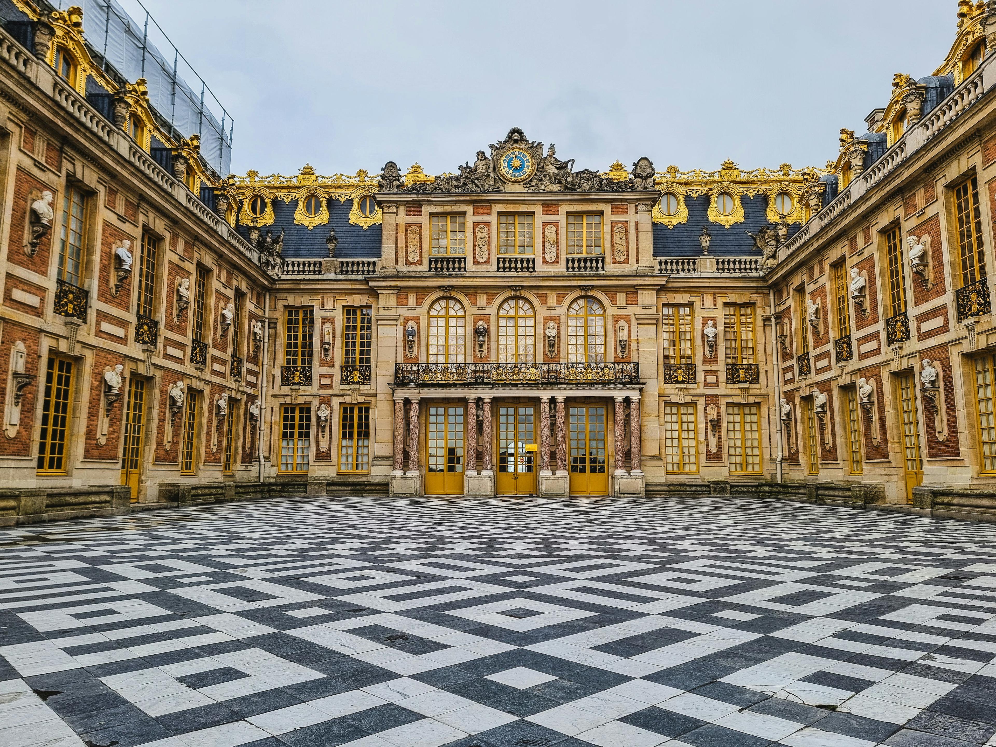 Versailles : Skip-the-Line Palace & Gardens Semi-Private Tour - photo 2