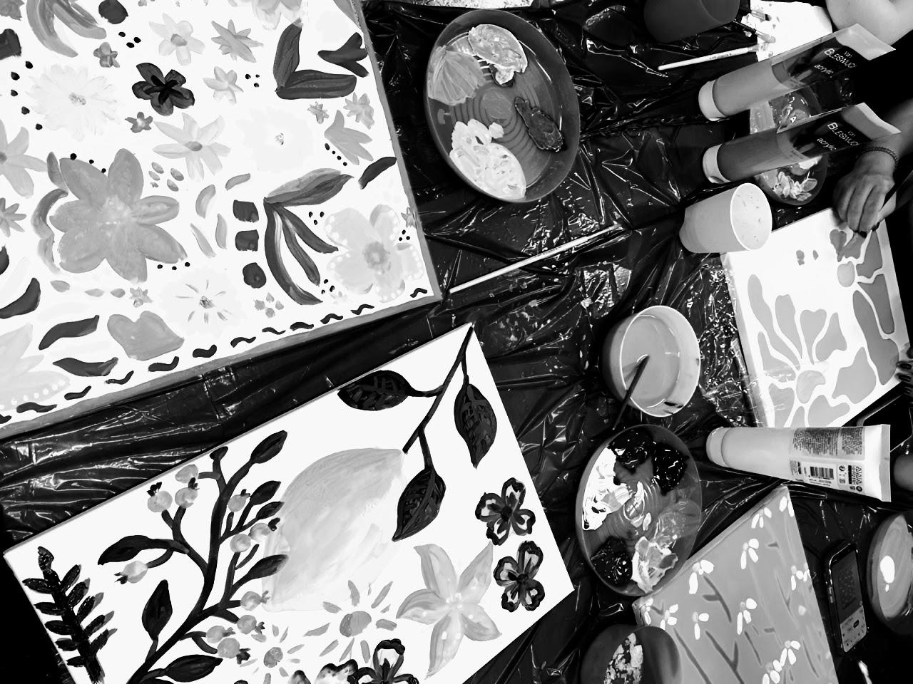 Barcelona Sip & Paint — Friday Social - photo 3