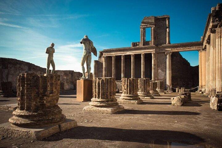 Rome Airport to Pompeii Tour with drop off Sorrento and Positano - photo 2