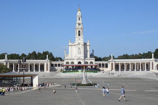 Fátima: Tour de Meio Dia saindo de Lisboa - cover photo