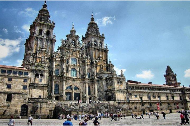 Santiago de Compostela & Valença do Minho - Private tour from Porto - cover photo