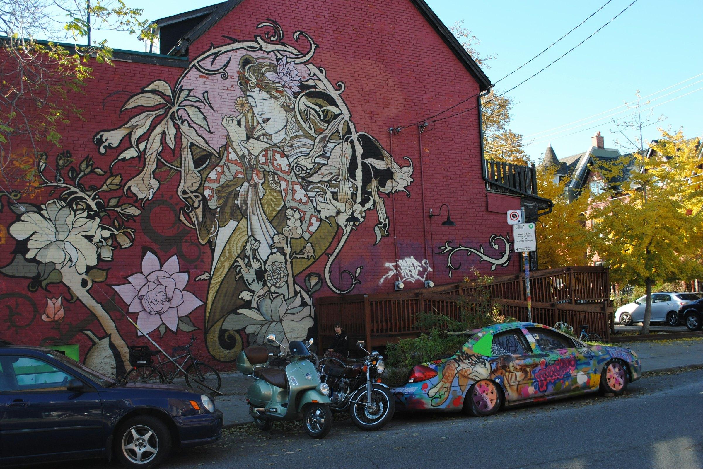 Kensington Market and Chinatown Self-Guided Audio Walk: Bellevue Square, Spadina, the AGO and the Grange - photo 5