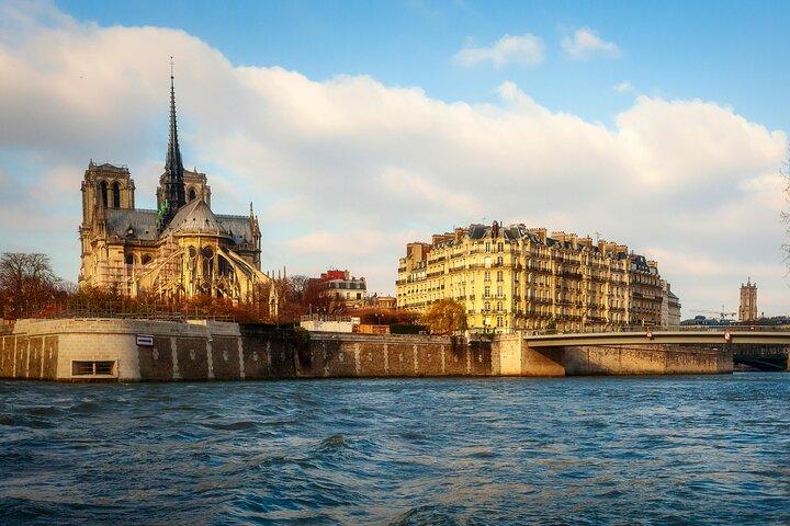 Notre-Dame Exterior Guided Tour with Entry Assistance (English, Spanish, Chinese) - photo 5