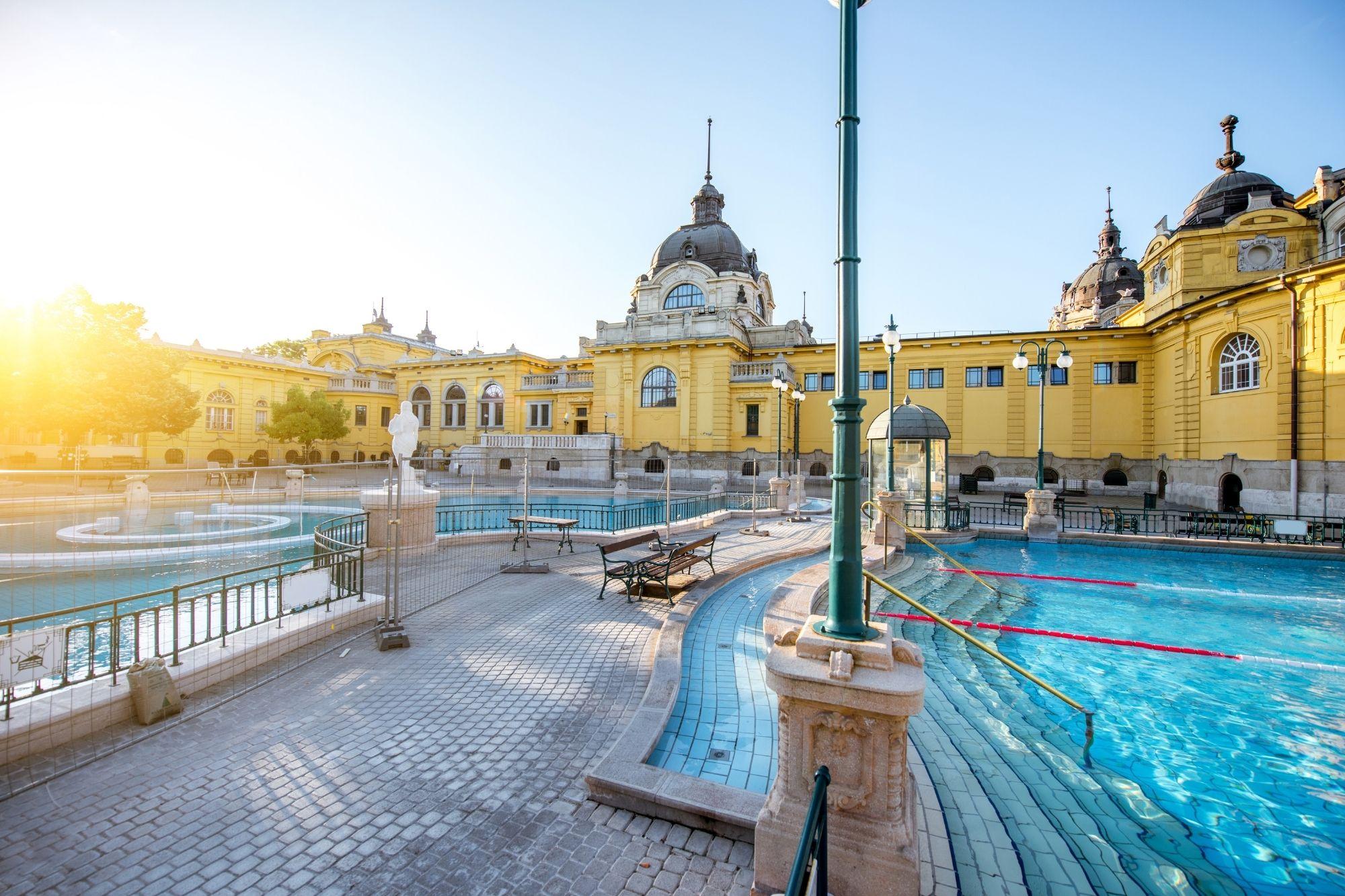 Budapest: Széchenyi Thermal Bath Fast-Track Entry with Locker - photo 2