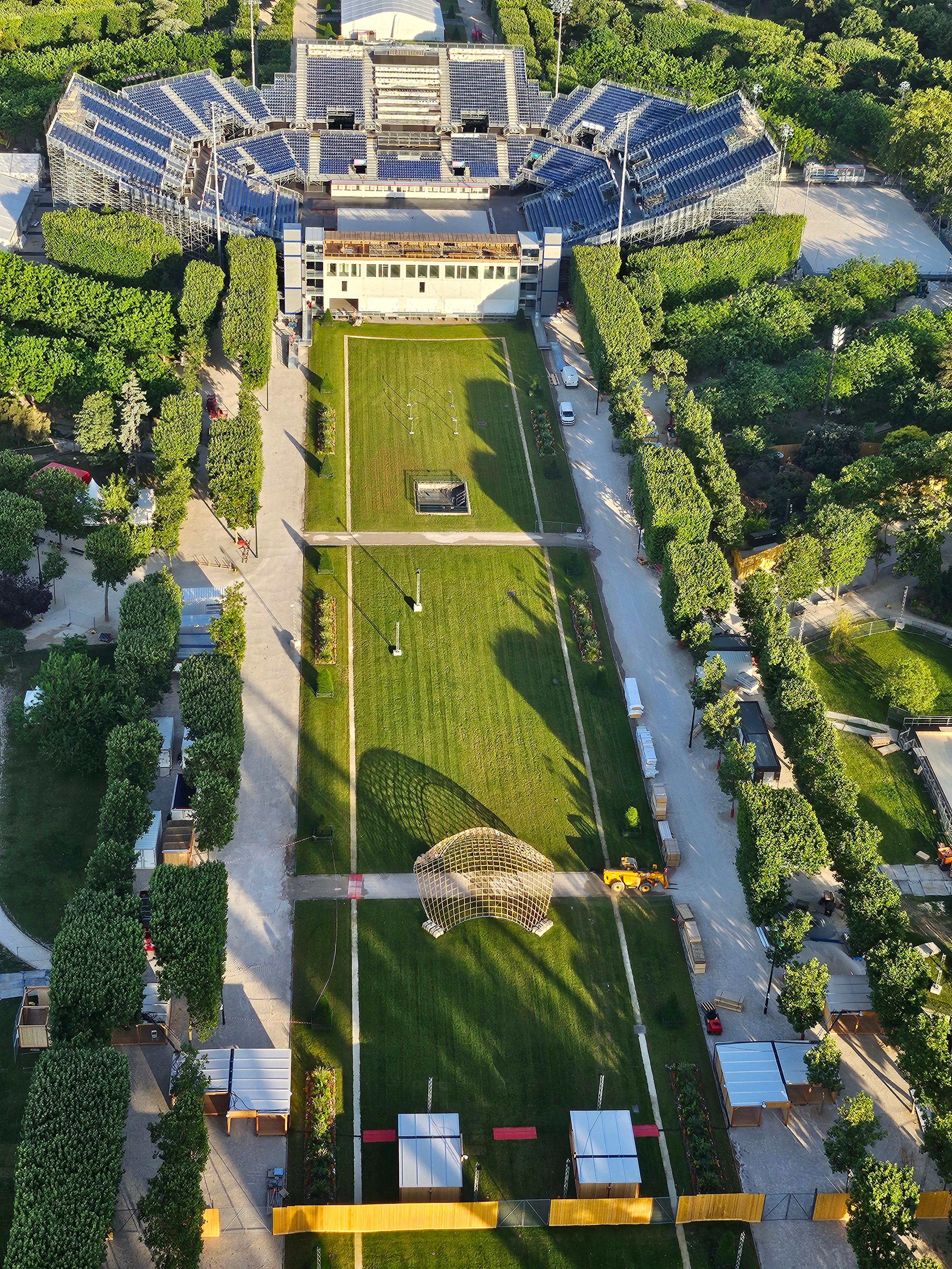 Eiffel Tower Elevator Tour (Summit Access) - photo 3
