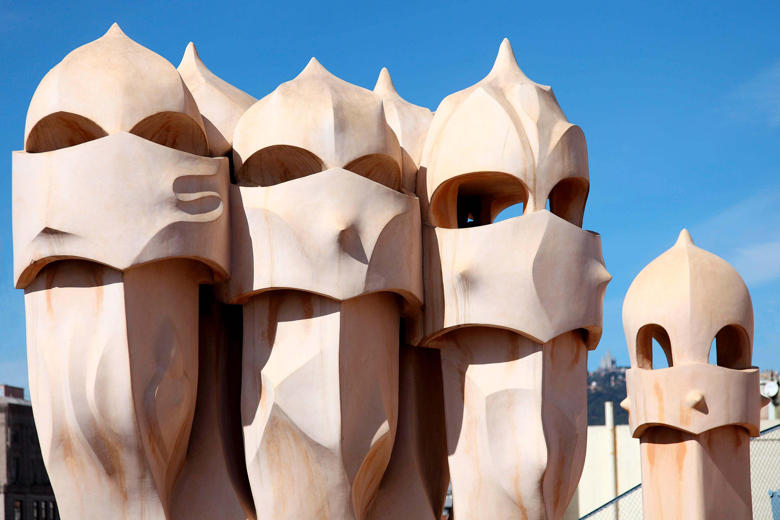 Barcelona: Gaudí masterpieces Walking Tour with Audio Guide App - photo 4