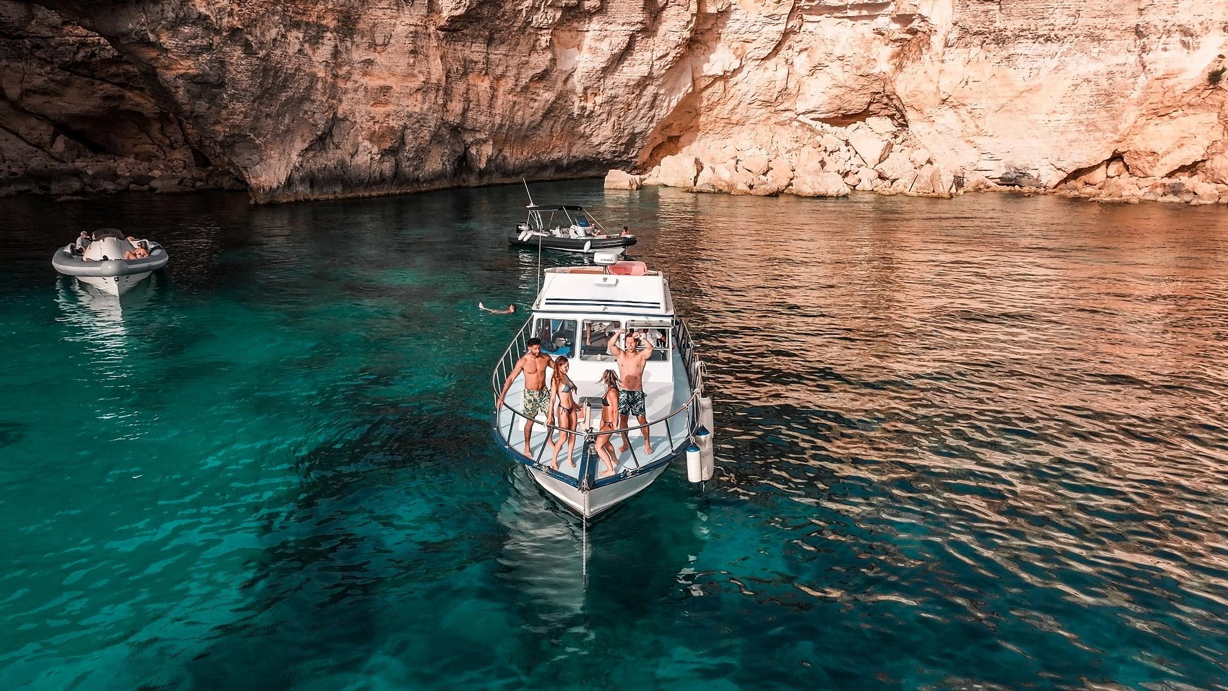 Three-Hour Comino Highlights Cruise on a Cabin Cruiser - photo 5
