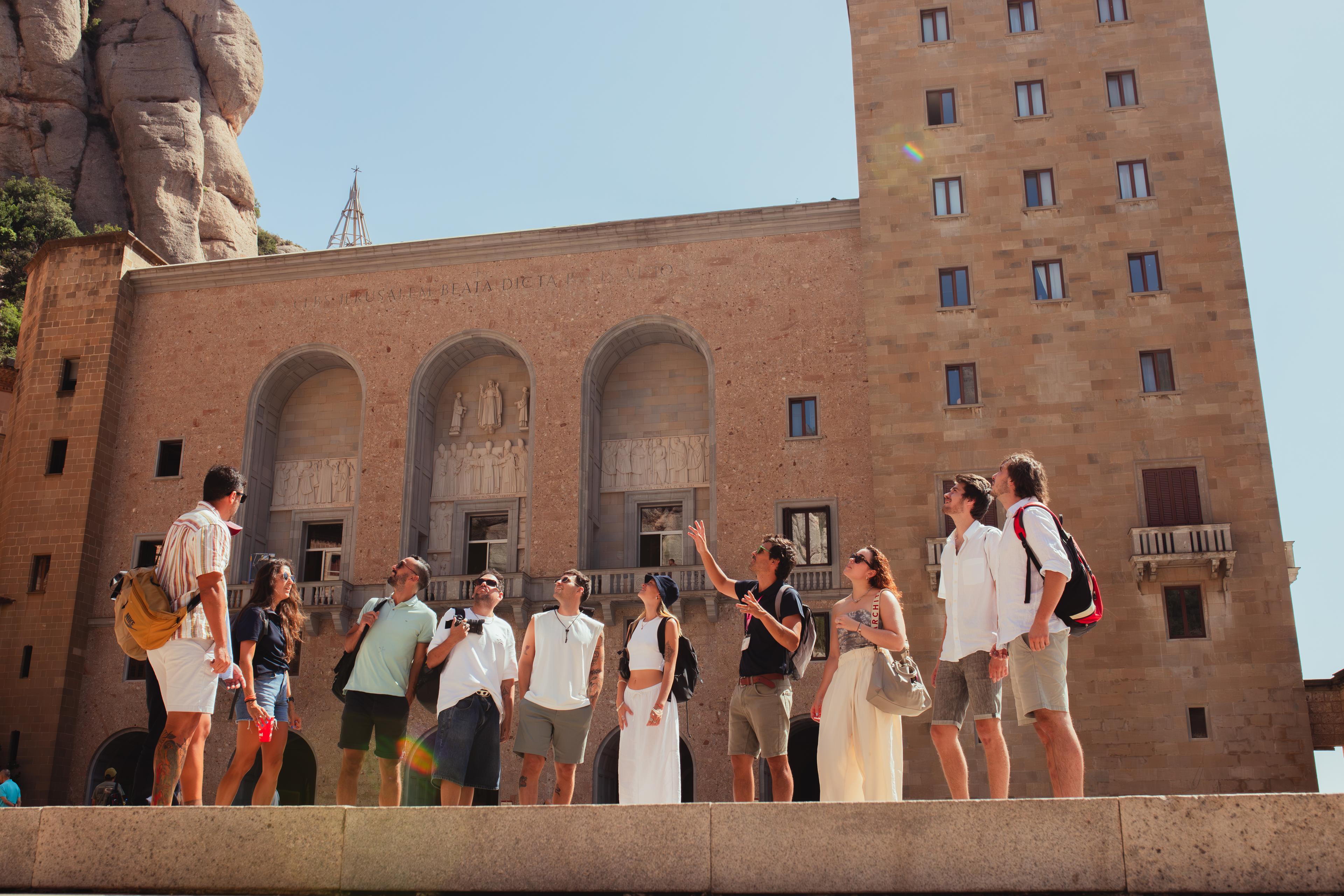 Montserrat Highlights with Cogwheel Train in Spanish - photo 4