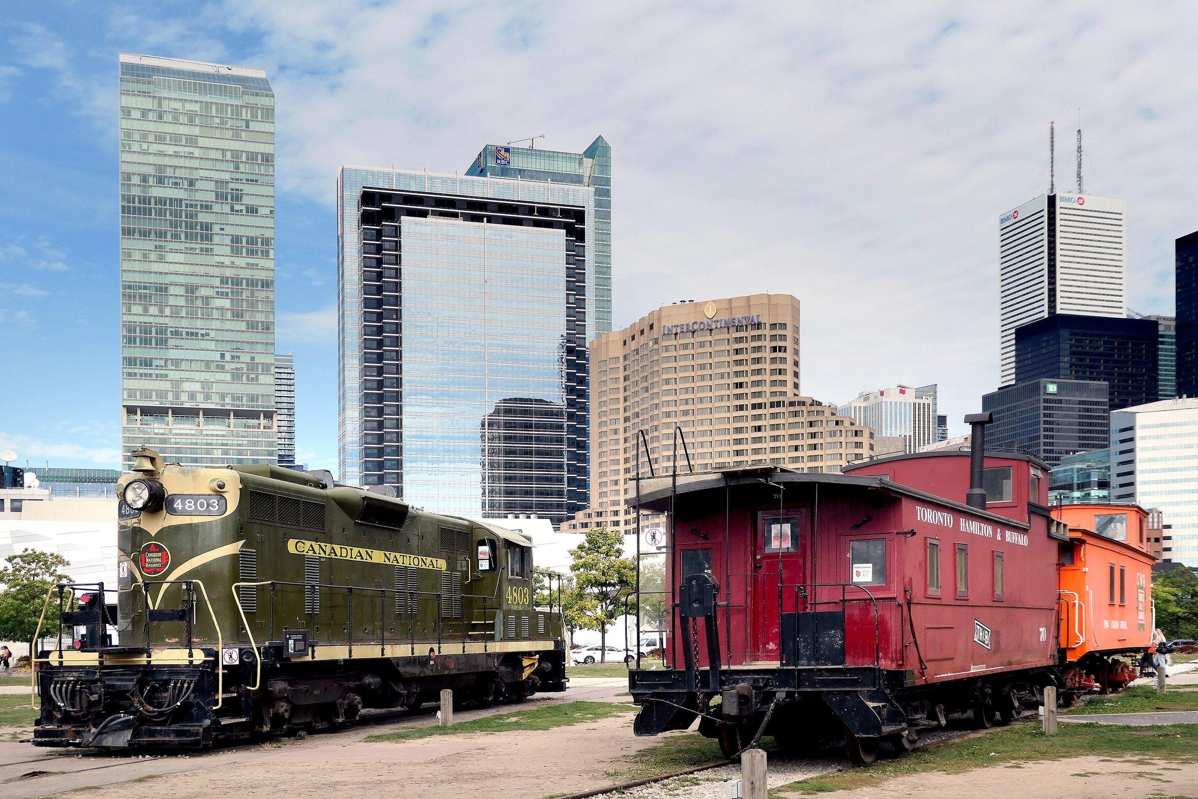 CN Tower and Toronto Waterfront Self-Guided Audio Walk: Union Station, the SkyDome and Harbourfront - photo 4