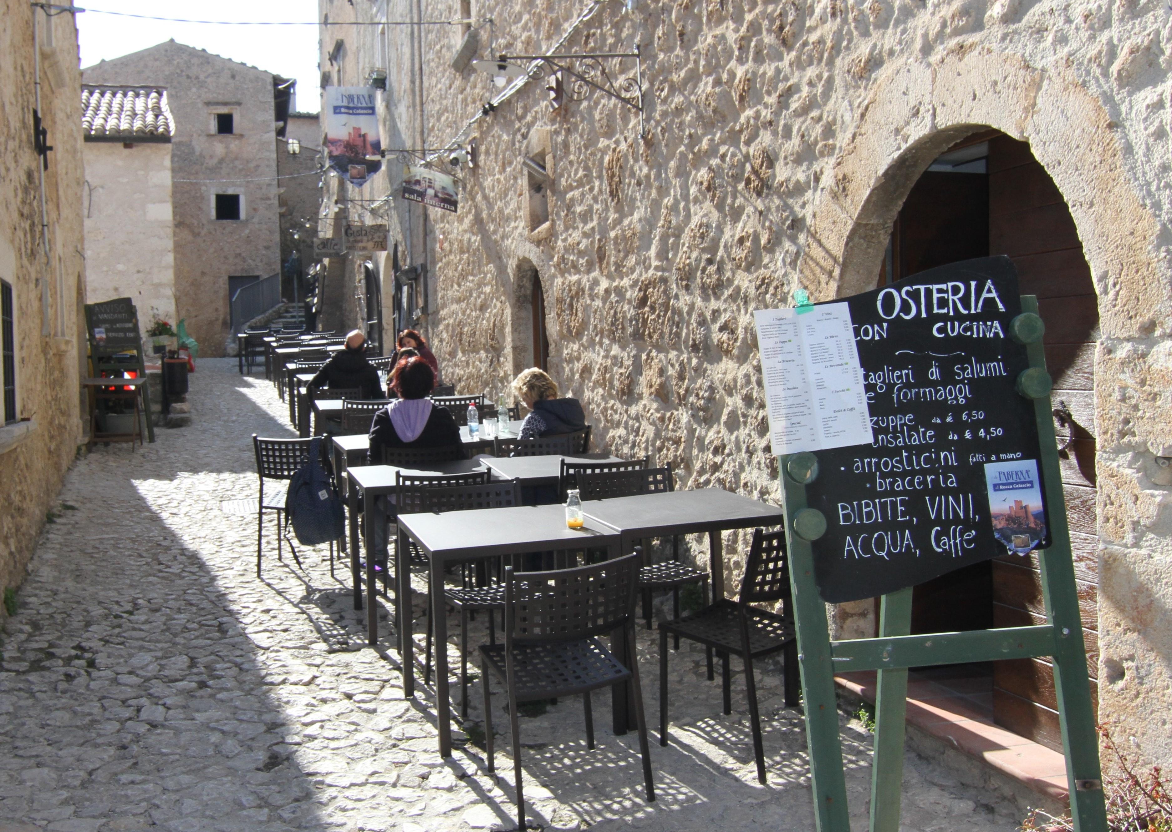 Discover medieval Abruzzo: Rocca Calascio Castle and Santo Stefano di Sessanio with typical Abruzzo lunch. - photo 5