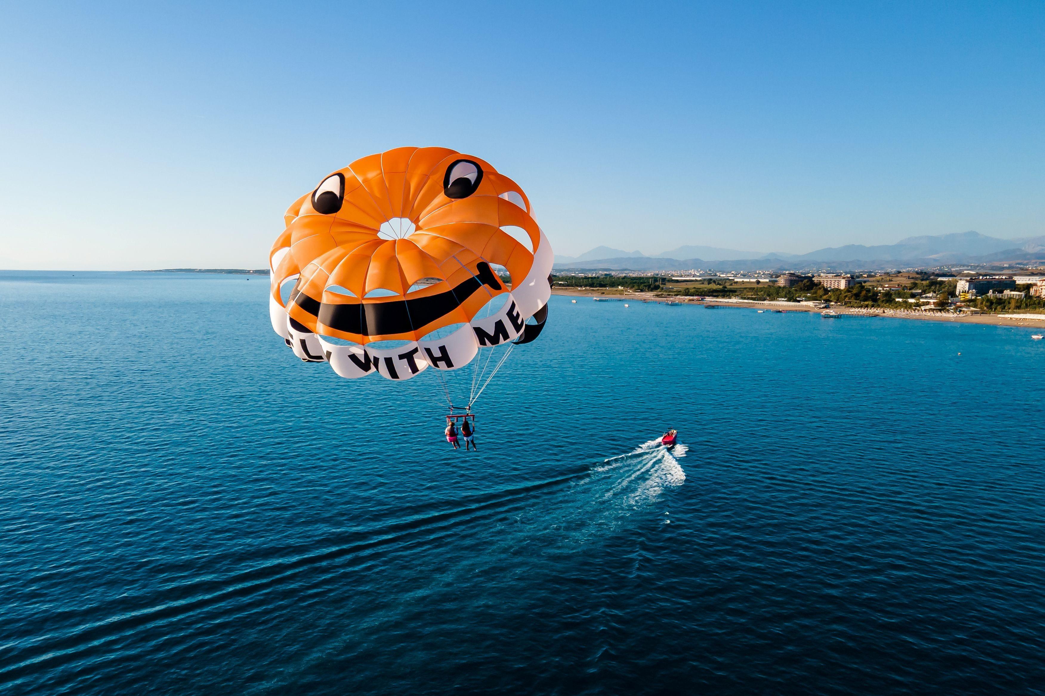 Hurghada Parasailing Tour With Red sea View and Hotel Pickup - photo 2