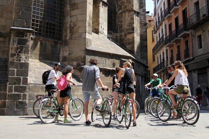 Private 3-Hour Barcelona Bike Tour: Highlights and Hidden Gems - photo 3