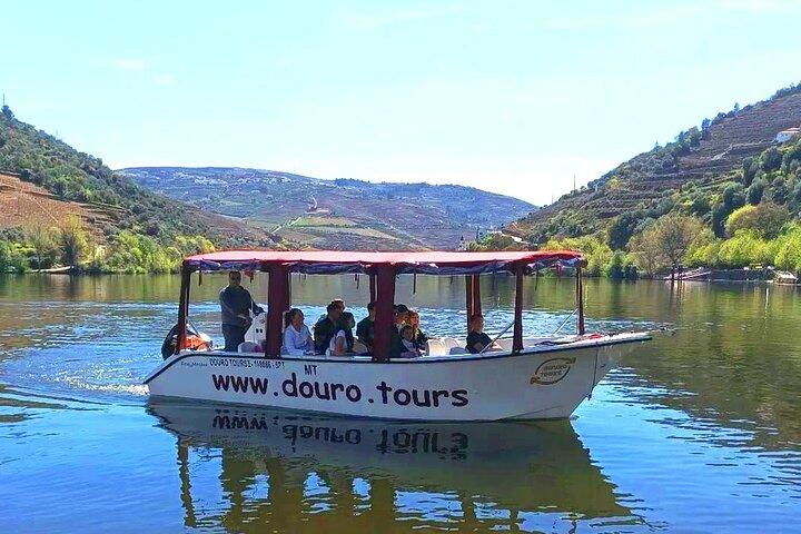 Private Boat Trip 2H with Guide and Glass of Port wine included - photo 2