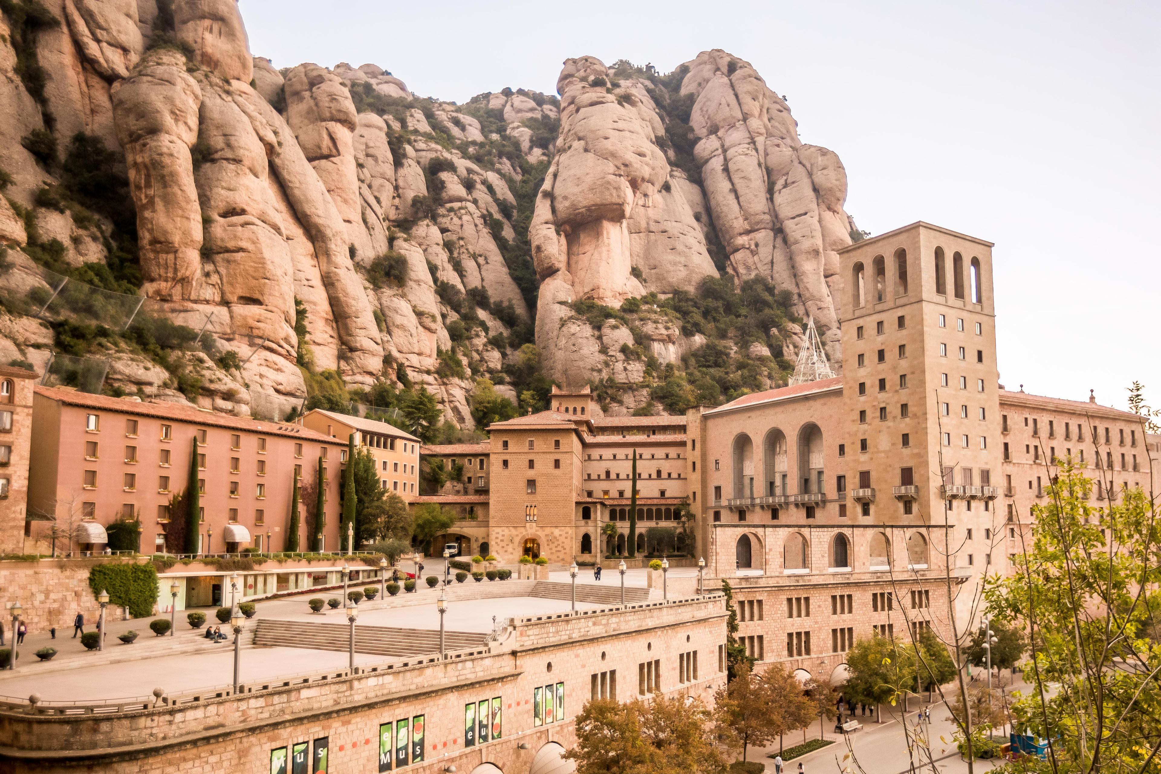 Late-start Montserrat, Food & Wine with Cogwheel Train - cover photo