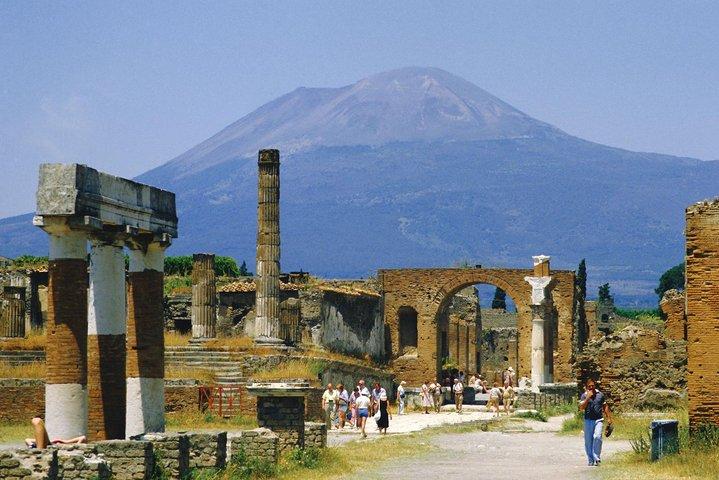 POMPEII & WINE TASTING tour from Naples - Group Tour - photo 3