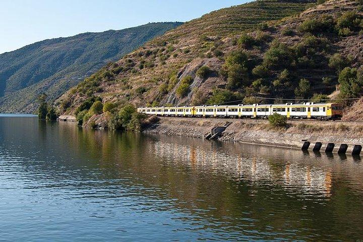 Day Trip from Porto to Régua by Bus and Return by Boat - cover photo
