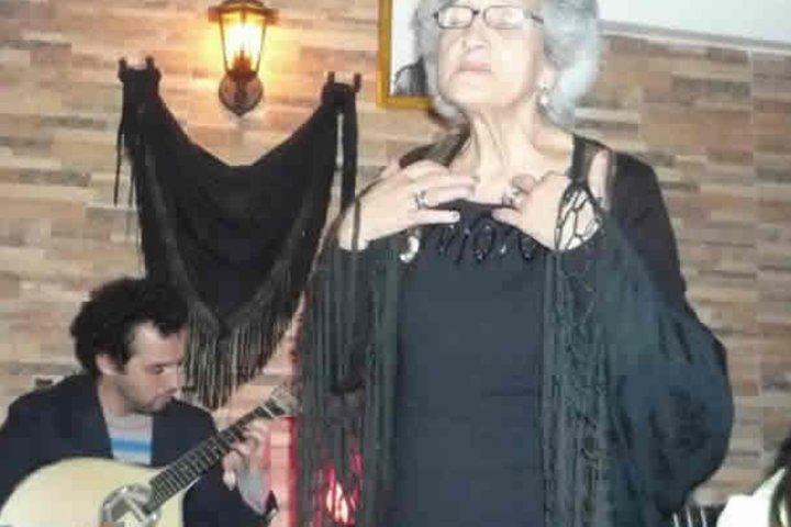 Lisbon Fado Night Tour: Dinner, Live Show & Illuminated City Highlights - photo 5