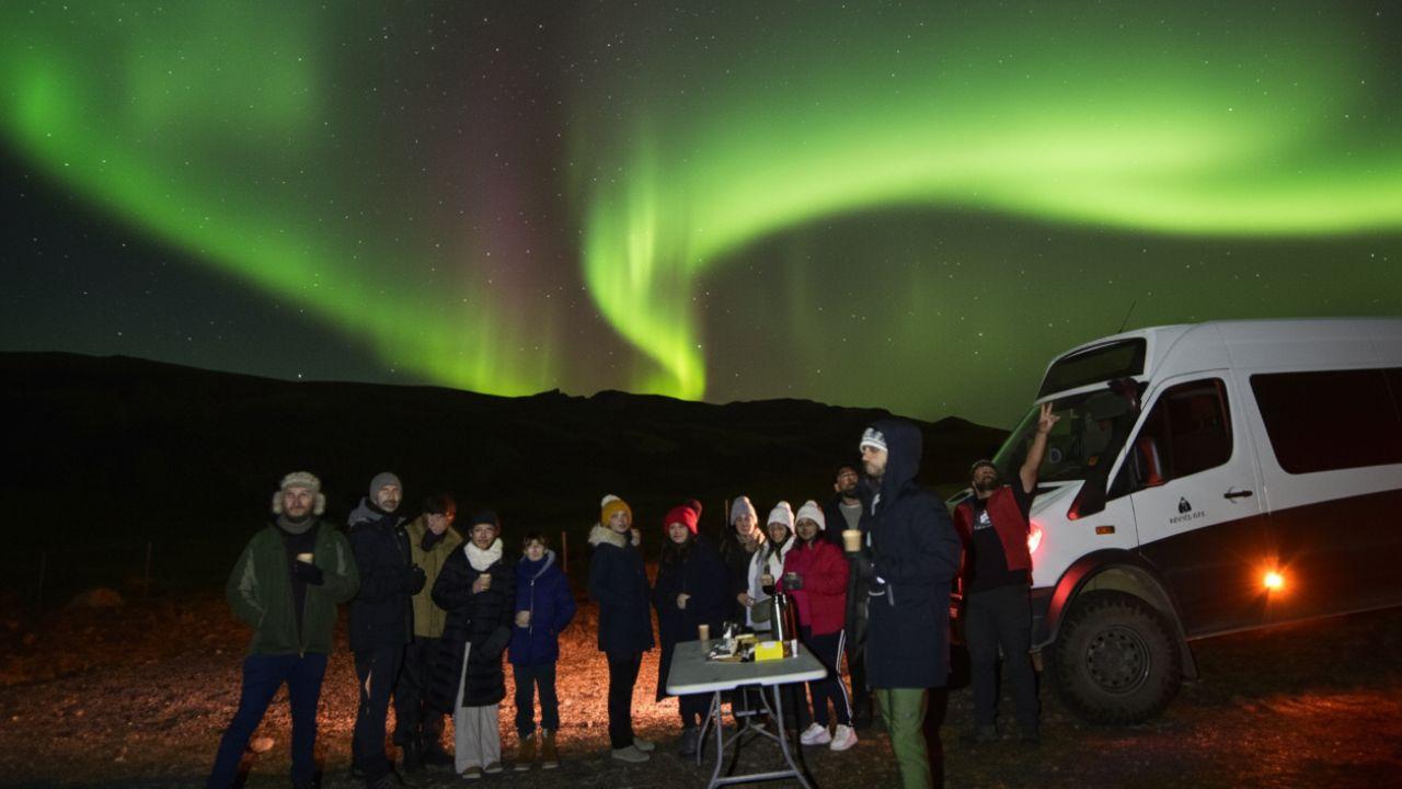 Northern Lights with Photo, Pastries and Hot Cocoa - 4x4 Tour from Reykjavík - cover photo