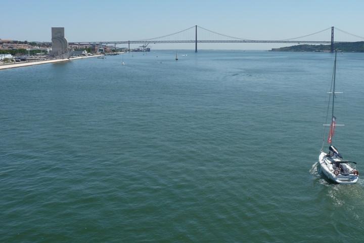 Morning Sailing Tour on The Tagus River from Lisbon - photo 2