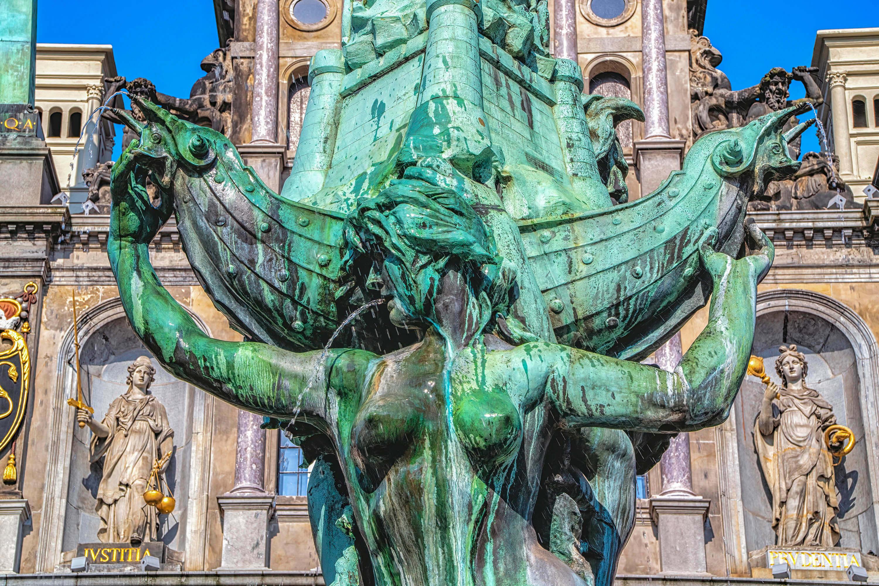 Antwerp City Walking Tour with Audio Guide App - photo 2