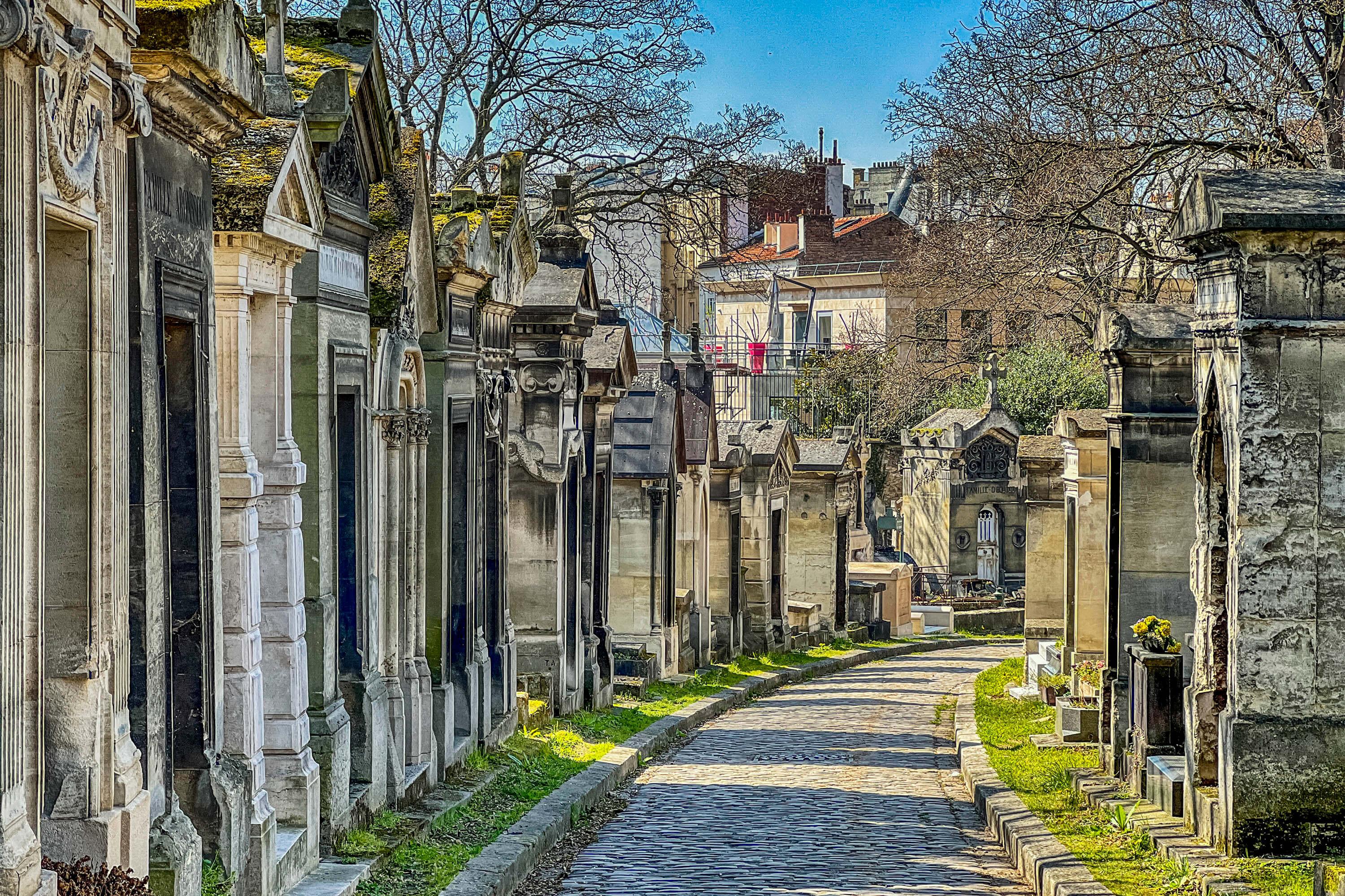 Père-Lachaise Cemetery Paris: audio tour of celebrity graves - photo 4