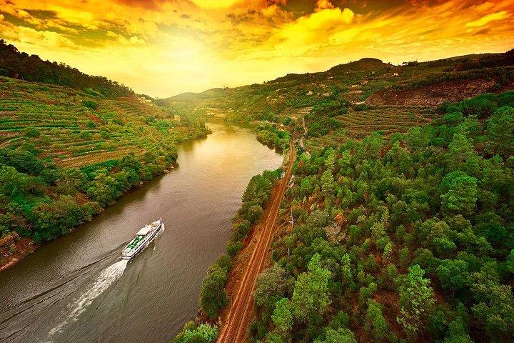 Day Cruise from Porto to Pinhão with Breakfast and Lunch - cover photo