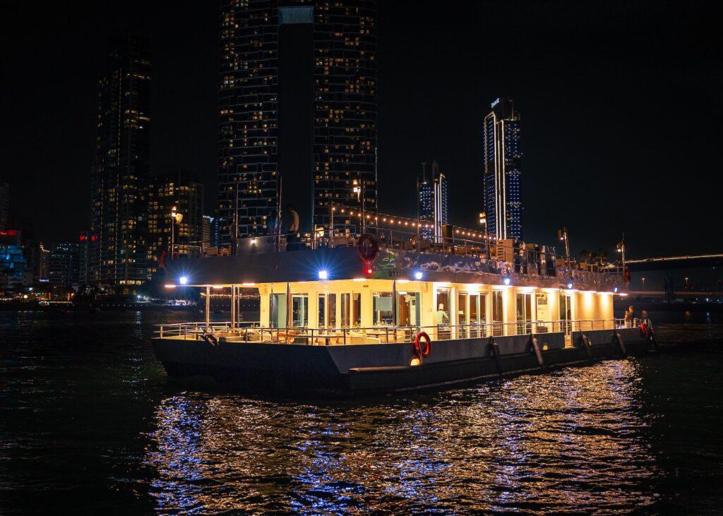 Dubai Sea Lounge Dinner Cruise Tickets - photo 3