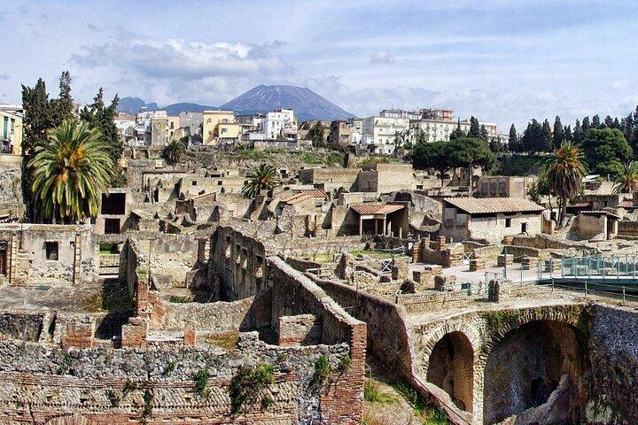 Pompeii, Herculaneum, Vesuvius Hike Small-Group Tour from Naples - photo 3