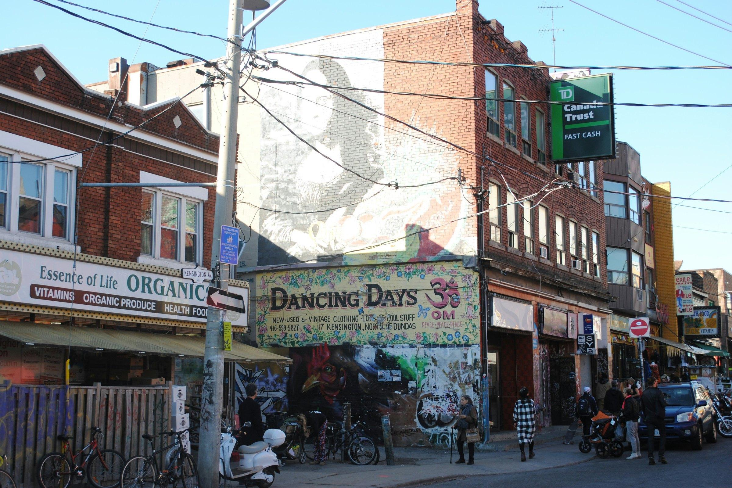 Kensington Market and Chinatown Self-Guided Audio Walk: Bellevue Square, Spadina, the AGO and the Grange - photo 3