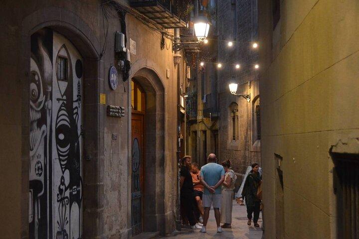 Barcelona Ghosts of a Dark Past Gothic Walking Tour - photo 3
