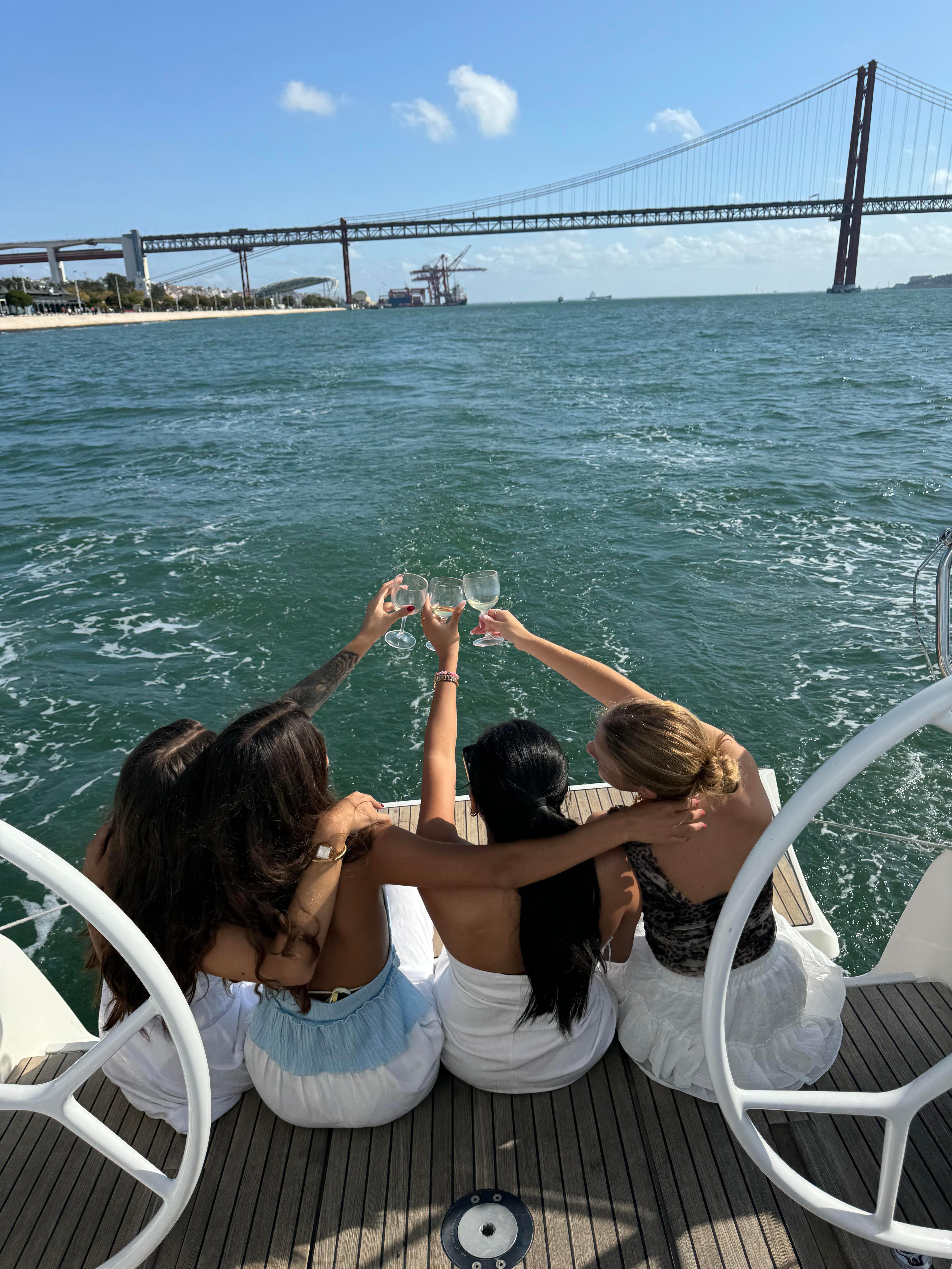 Lisbon Sail & Wine 2 hours Private Boat Tour - photo 5