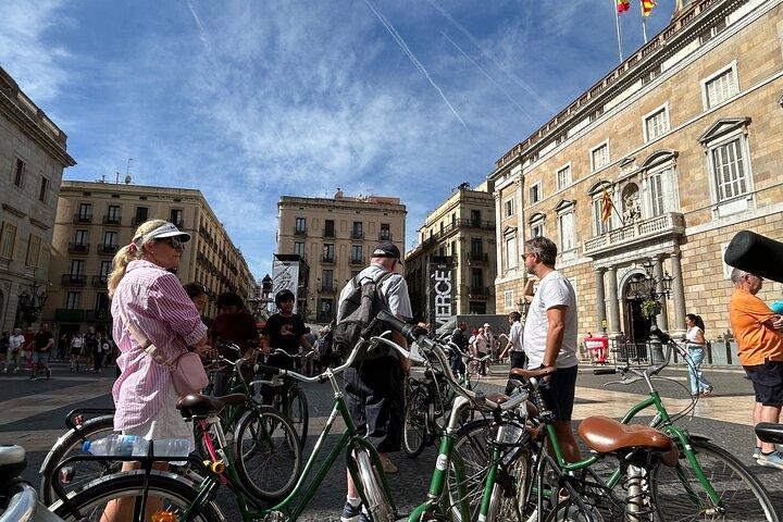 Private 3-Hour Barcelona Bike Tour: Highlights and Hidden Gems - photo 4