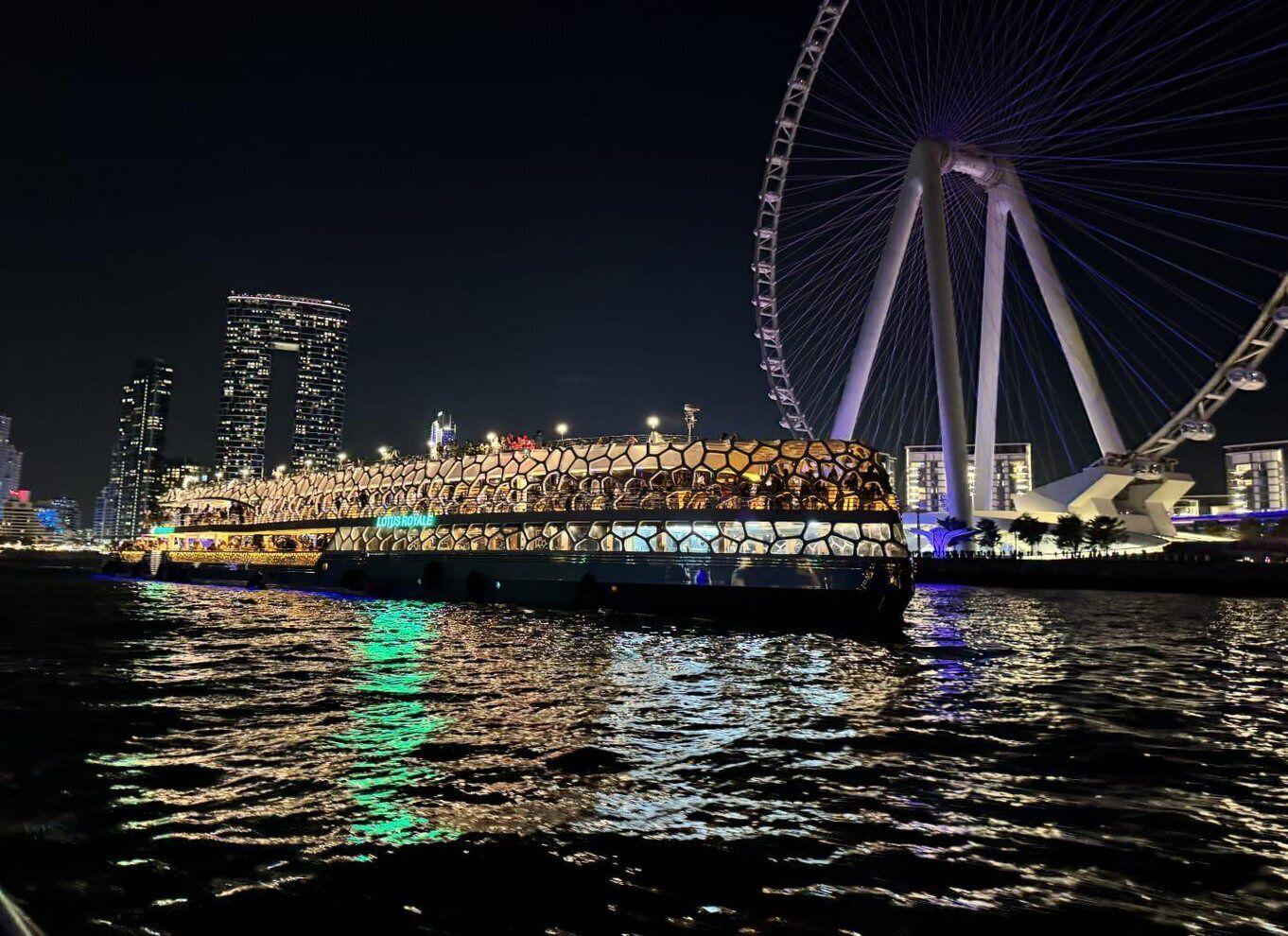 Dubai Lotus Mega Yacht Dinner Cruise Tickets - photo 5