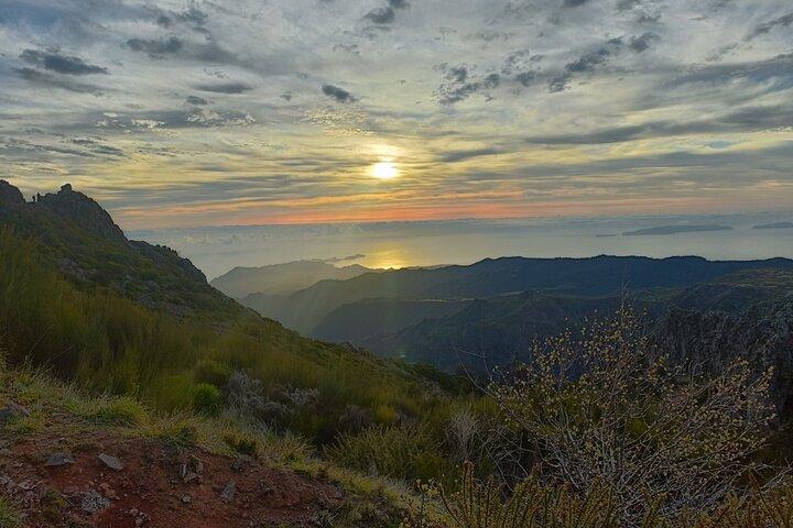 Half day Tour From 0 To 1818 Meters To Pico Do Arieiro Sunrise - cover photo