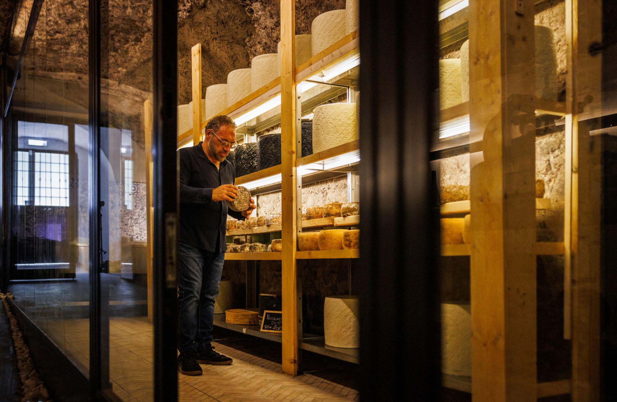 Gourmet Cheese Tasting with Wine & Snacks in Rome - photo 4