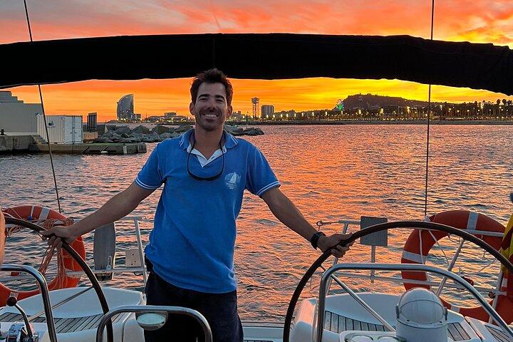 Barcelona Sensational Sunset Tour with Open Bar & Tapas - photo 3
