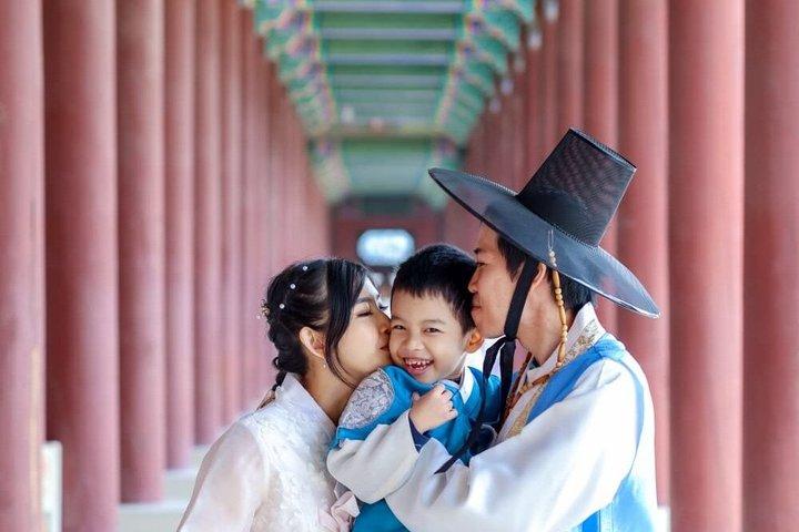 Seoul Private Hanbok Photo Tour Perfect for Families and Groups - photo 5