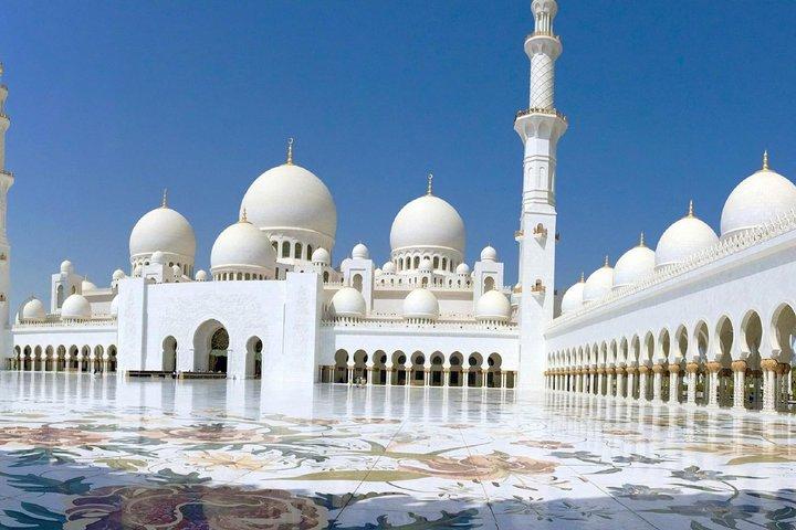 Abu Dhabi City Tour with Grand Mosque & SeaWorld Entrance tickets - photo 2