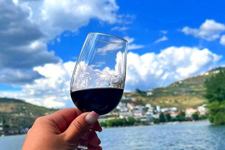50-minute Boat Tour with Guide and Glass of Port wine offered - photo 5