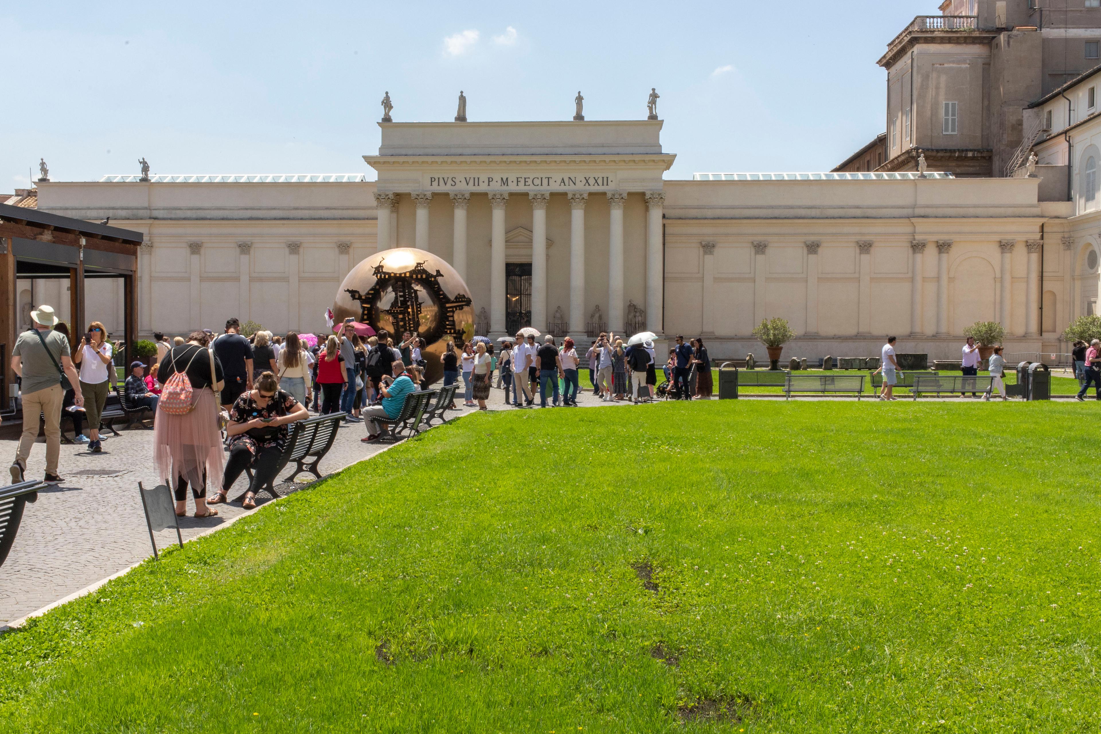 Vatican Museums, Sistine Chapel & St. Peter's Basilica Private tour - photo 5