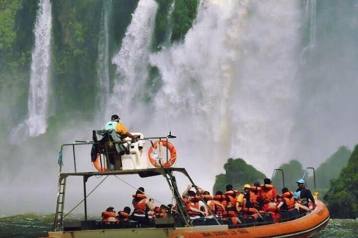 Shared Group: Brazilian Falls with Boat Tour and Tickets Included - photo 2