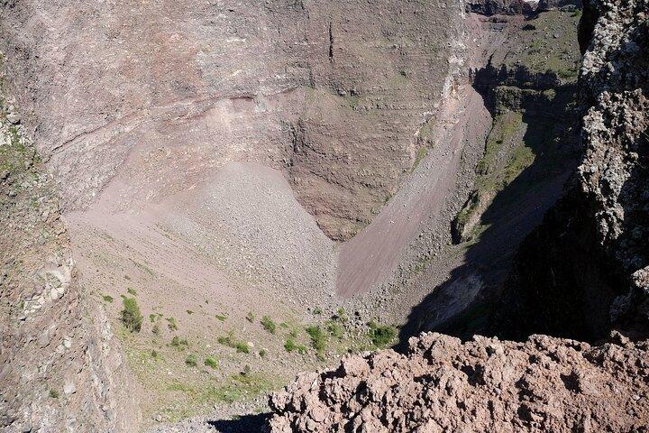 Pompeii, Vesuvius Hike and Wine Tasting with Lunch from Naples - photo 2