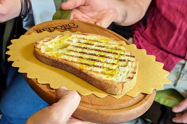 1.5 Hour Food Tour in Verona with Tastings & Sightseeing - photo 4