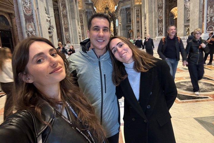 St. Peter's Basilica Private Tour: Square, Dome & Papal Tombs - photo 5