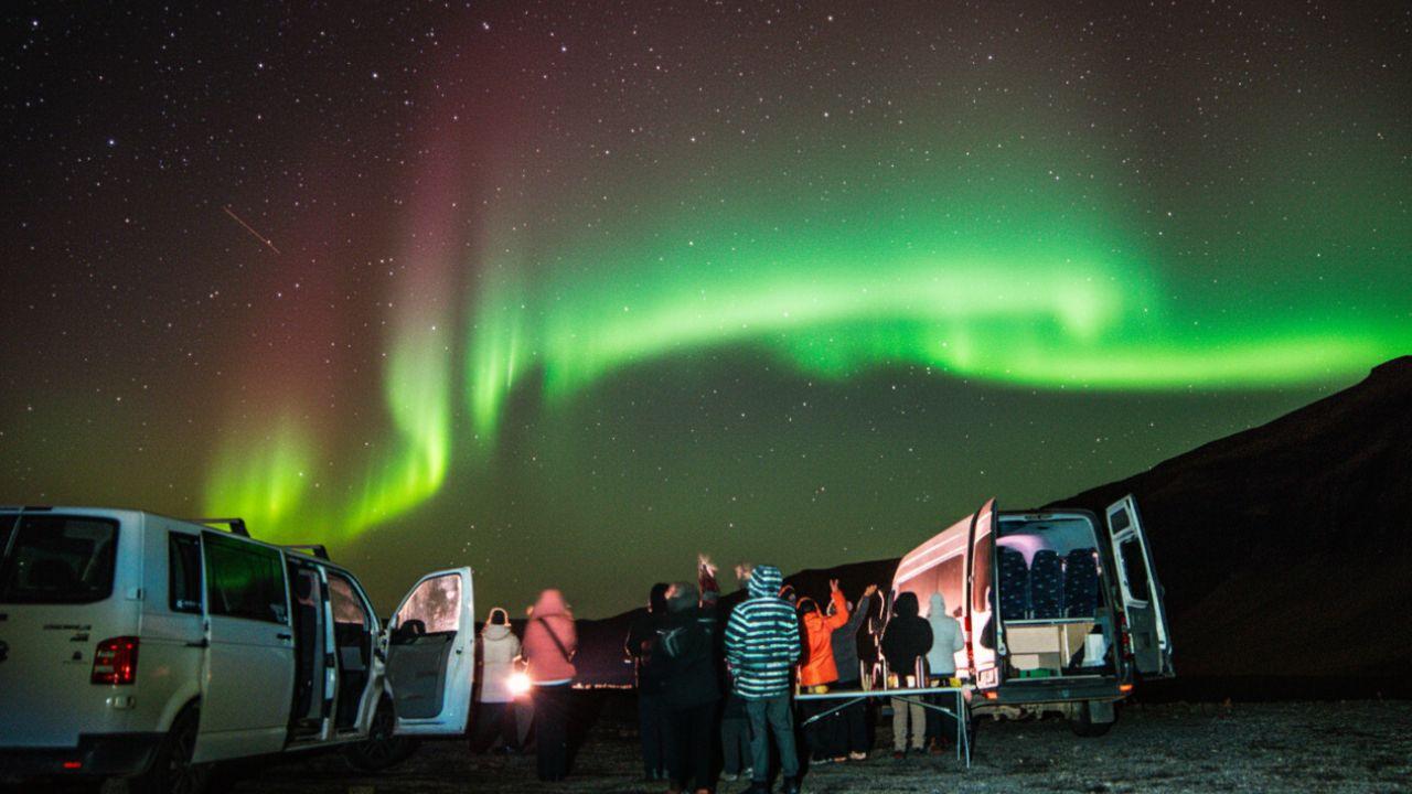 Northern Lights with Photo, Pastries and Hot Cocoa - 4x4 Tour from Reykjavík - photo 2