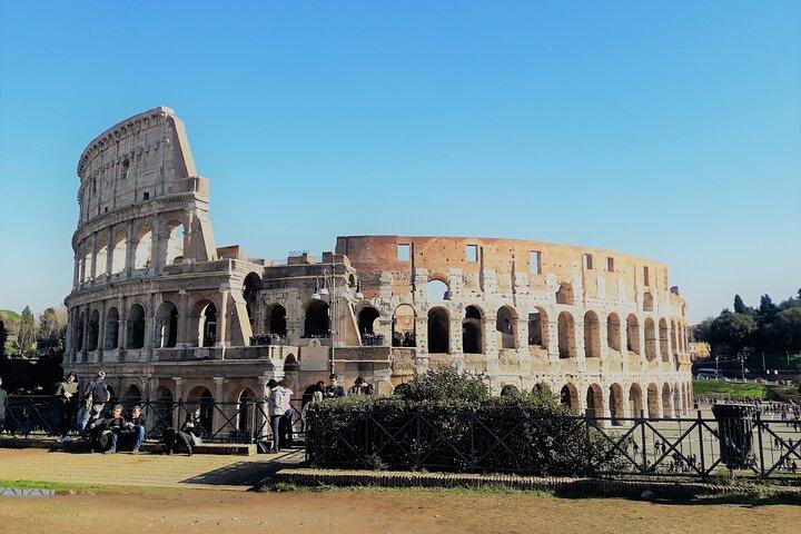 Rome In Style Chauffeured Tour: Colosseum Tour & main sights + Lunch - photo 2
