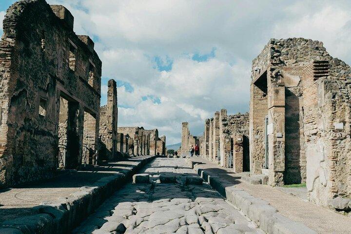 Naples/Salerno: Pompeii and Herculaneum with an Archaeologist - photo 3