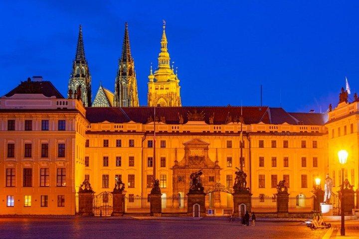 Prague Castle complex: Small-group Introduction tour - cover photo