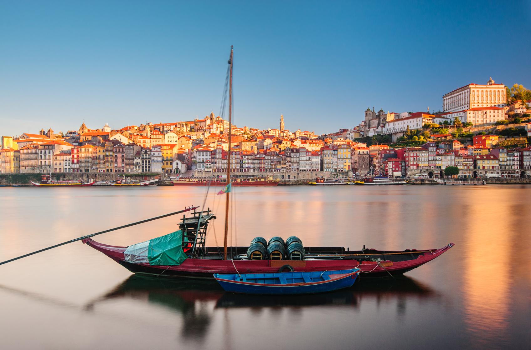 Porto Small Group Tour: River Cruise, Cable Car & Lello Bookshop - photo 3