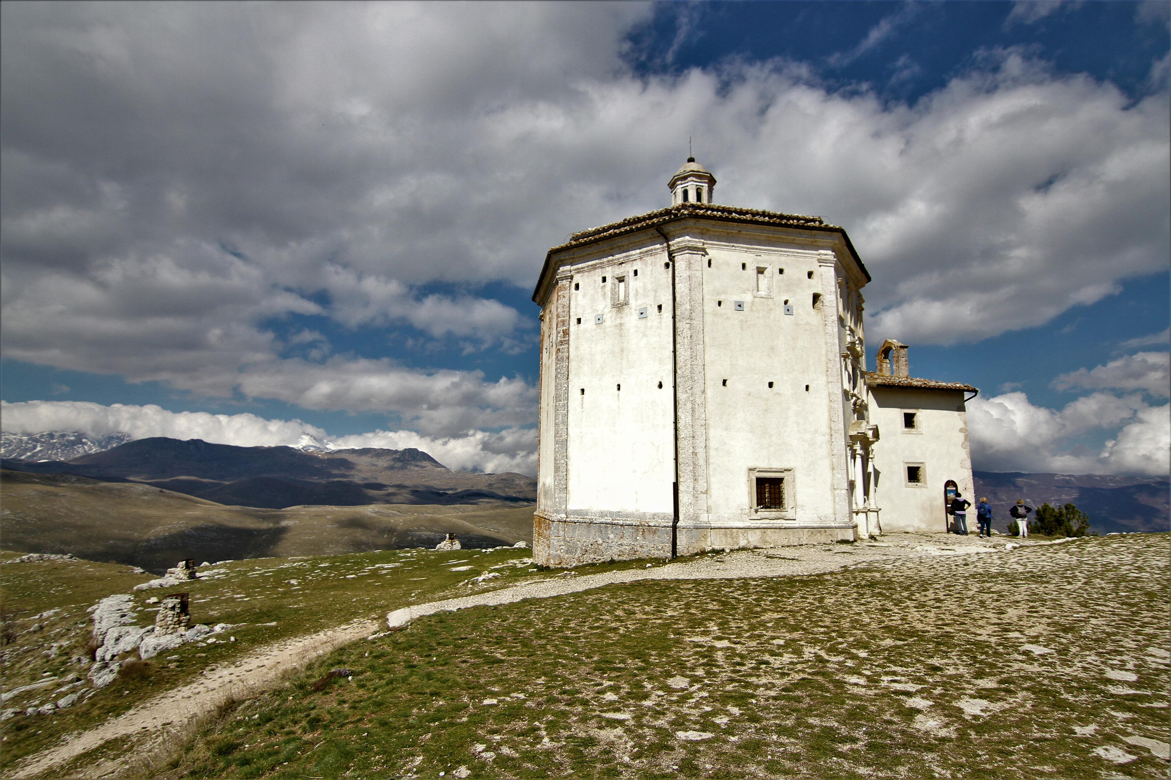 Discover medieval Abruzzo: Rocca Calascio Castle and Santo Stefano di Sessanio with typical Abruzzo lunch. - photo 2
